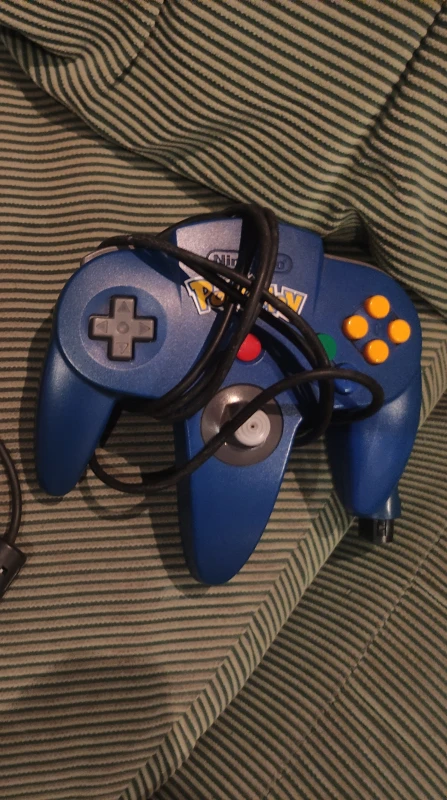 Consola Nintendo 64  Pikachu (UK) - RetroGamingMarket